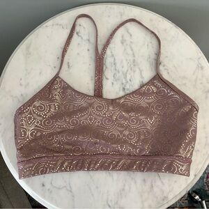 Glyder Mauve Lotus Sports Bra in Metallic Royal Tide Print Size L